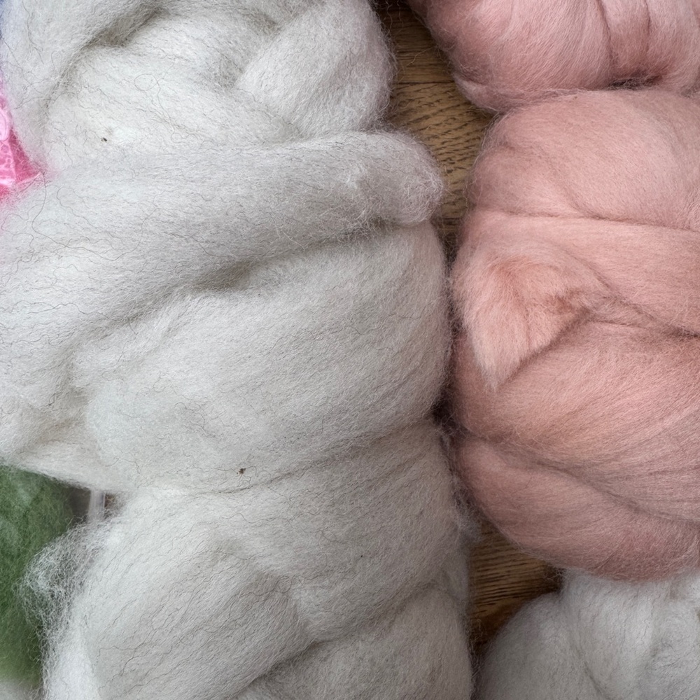 Assorted Wool Roving Set - Picture 2 of 3